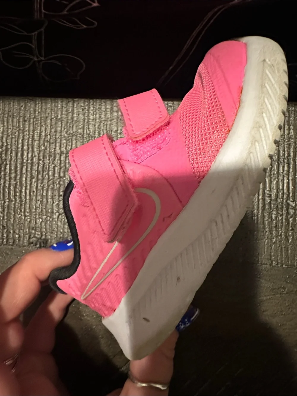 Nike Kids Pink Hook-and-Loop Sneakers